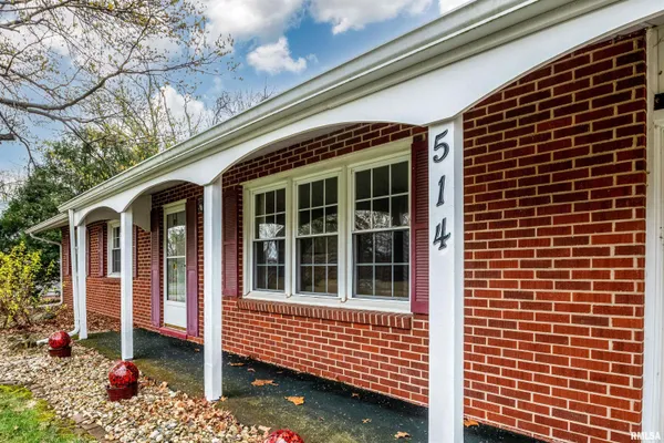 $179,900 | 514 West Timber Ridge Drive, Peoria, IL 61615