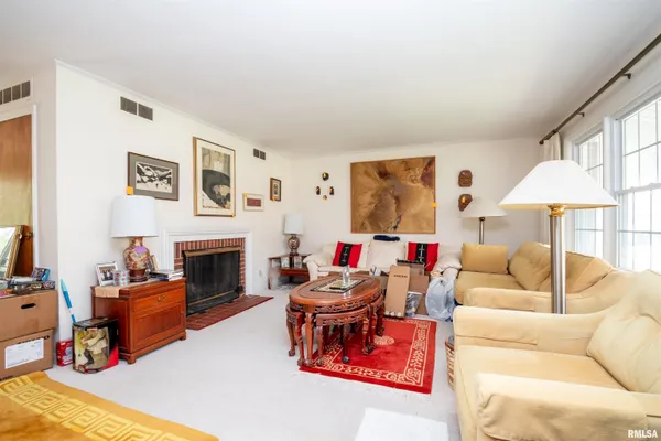 $179,900 | 514 West Timber Ridge Drive, Peoria, IL 61615