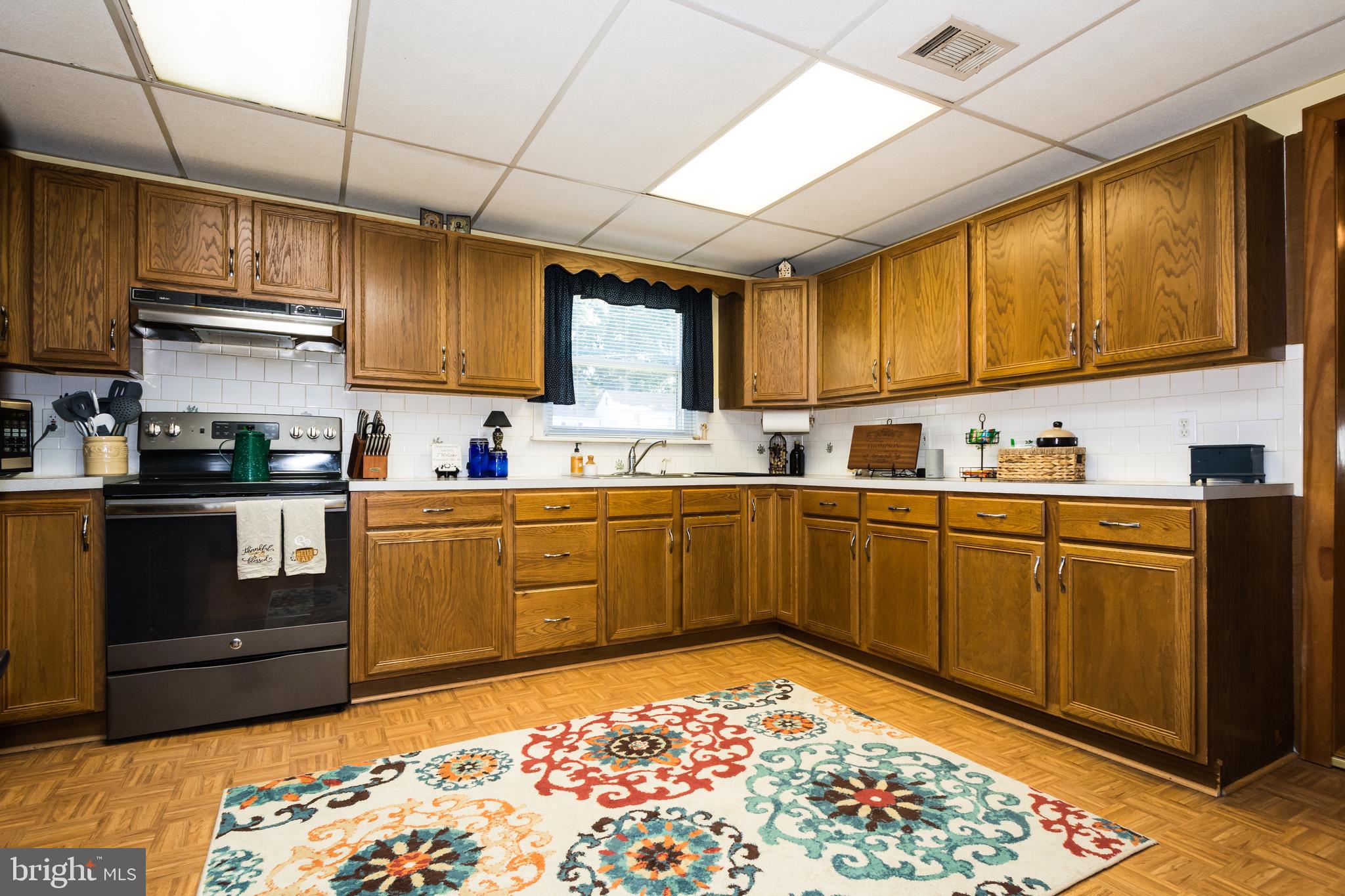 615 Riverside Road Baltimore, MD 21221 - Photo 19 of 50 Large Open/New Kitchen Flooring Included!