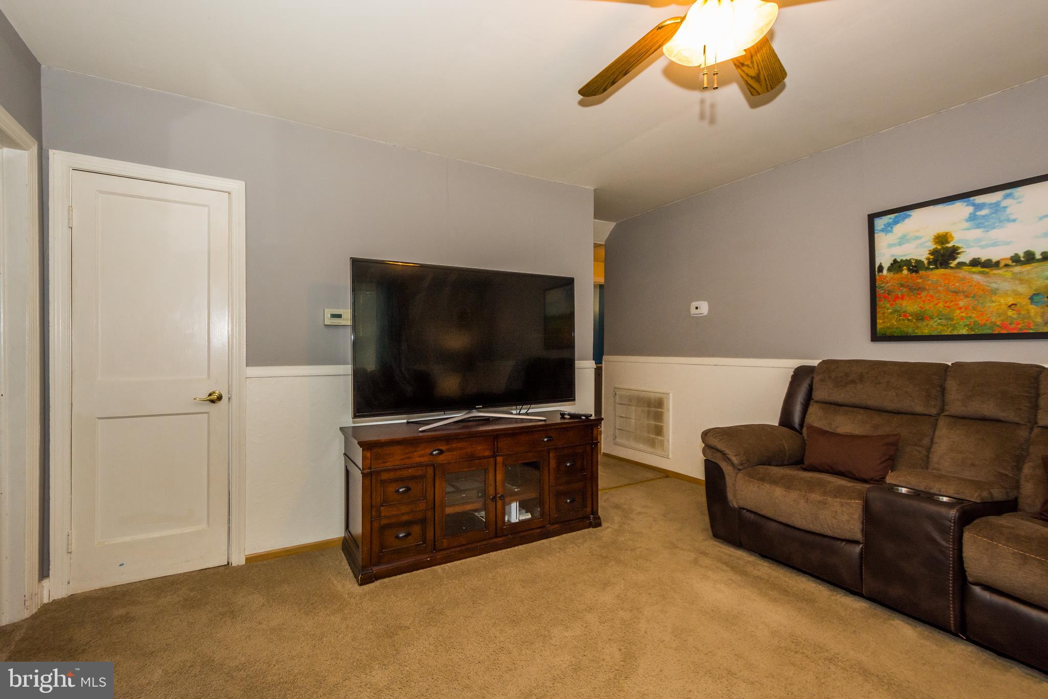 615 Riverside Road Baltimore, MD 21221 - Photo 31 of 50 Neutral Carpet