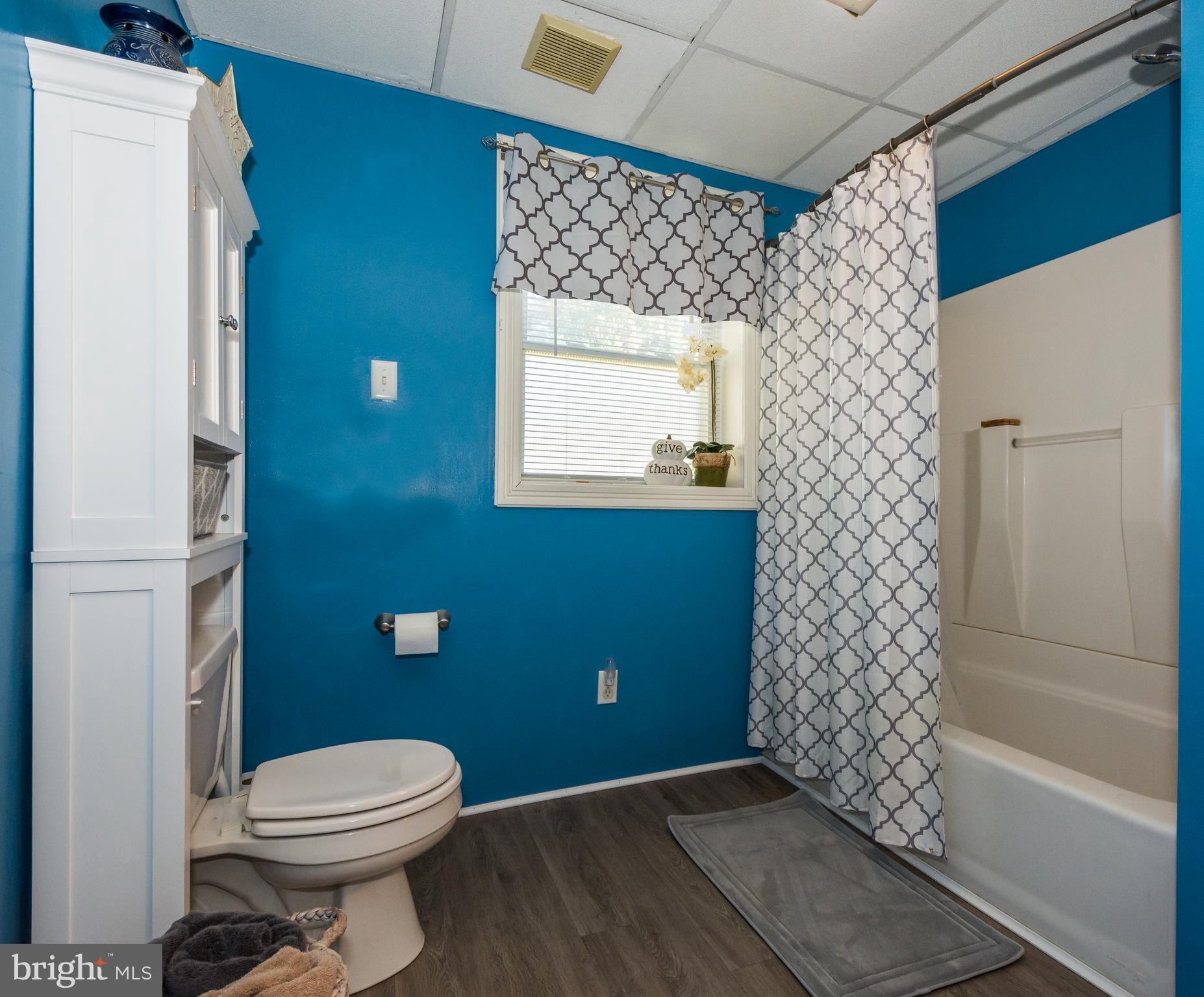 615 Riverside Road Baltimore, MD 21221 - Photo 46 of 50 Large Bath/New Flooring
