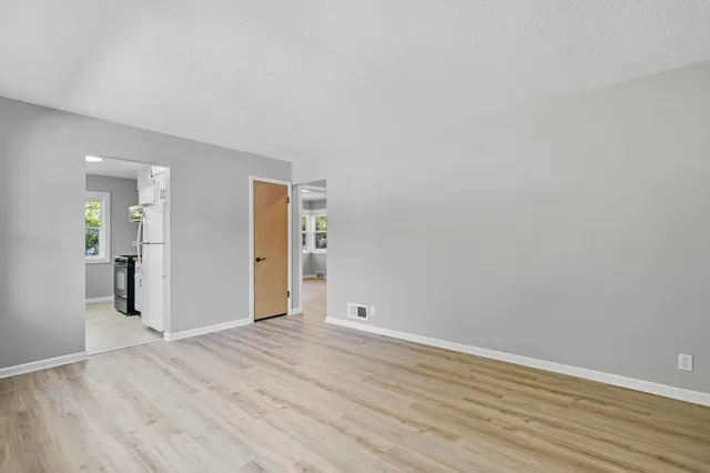 $1,995 | 4826 Idaho Avenue North, Crystal, MN 55428