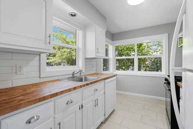 $1,995 | 4826 Idaho Avenue North, Crystal, MN 55428