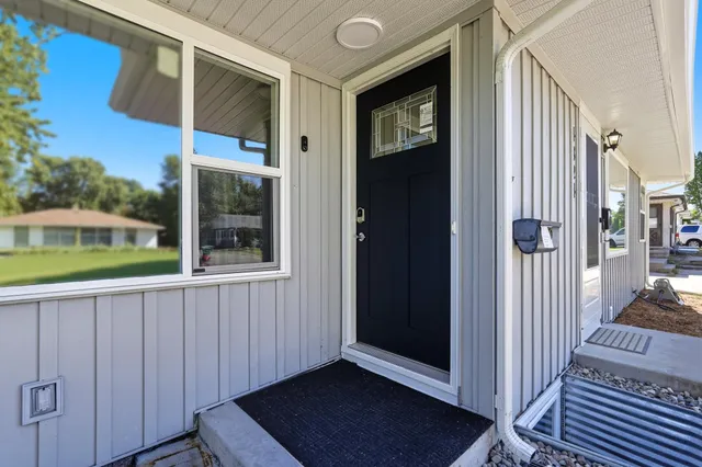 $1,995 | 4826 Idaho Avenue North, Crystal, MN 55428