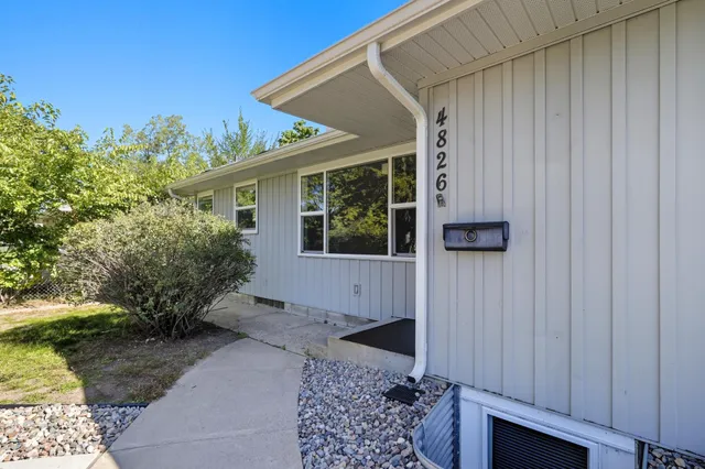 $1,995 | 4826 Idaho Avenue North, Crystal, MN 55428
