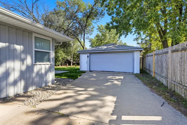 $1,995 | 4826 Idaho Avenue North, Crystal, MN 55428