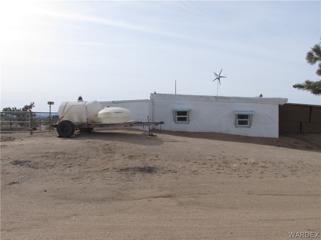 2556 South Diamondback Road Yucca, AZ 86438 - Photo 4 of 46 Gallery Image 4
