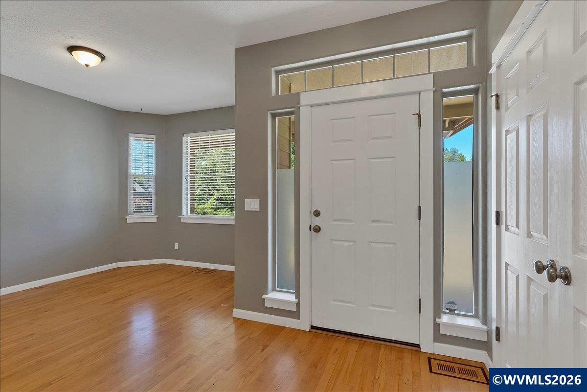 284 Southwest Wyatt Street Dallas, OR 97338 - Photo 3 of 38