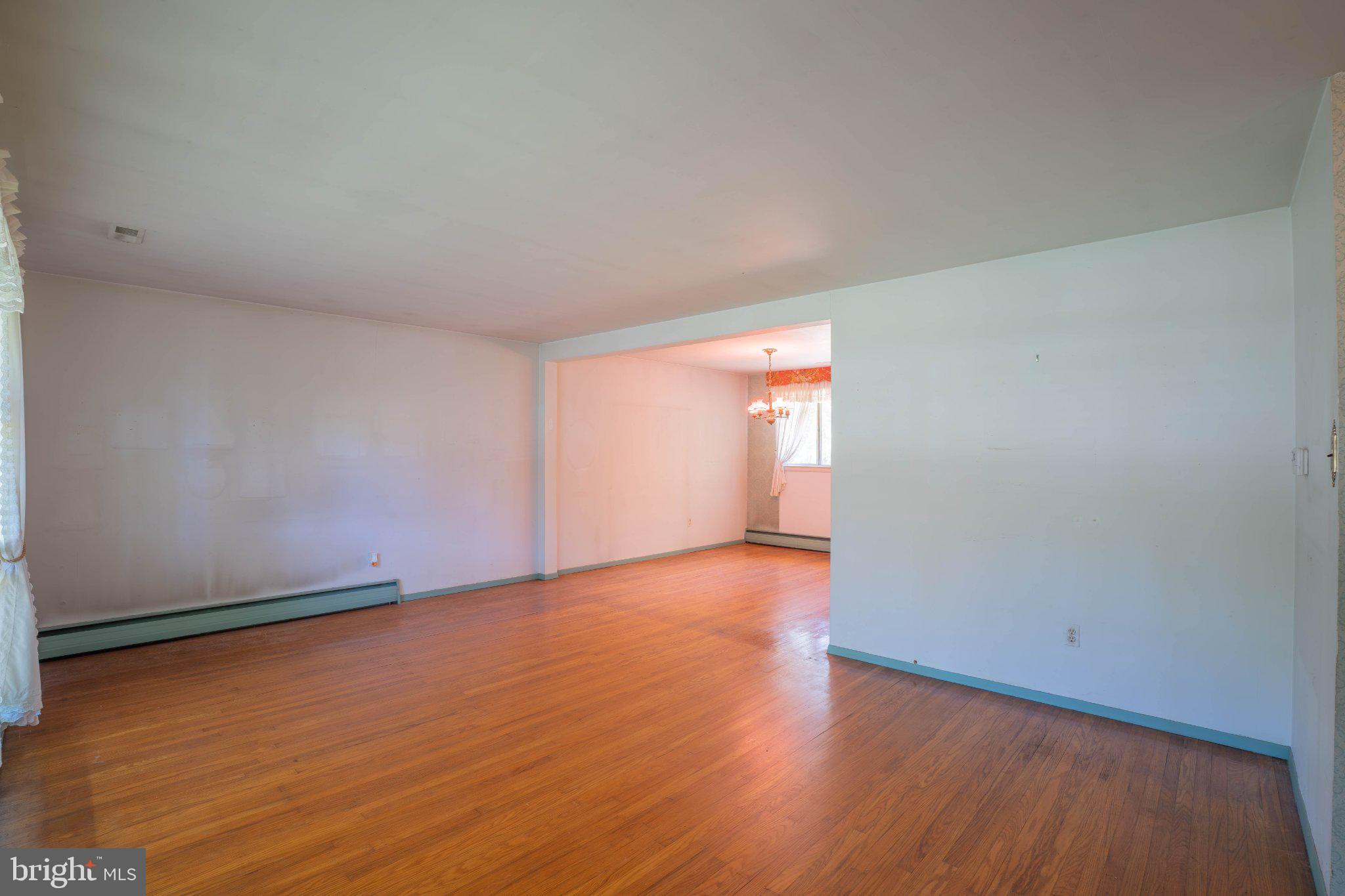 14 Lower Hilltop Road Yardley, PA 19067 - Photo 5 of 38 Spacious, sunlit living area awaits.