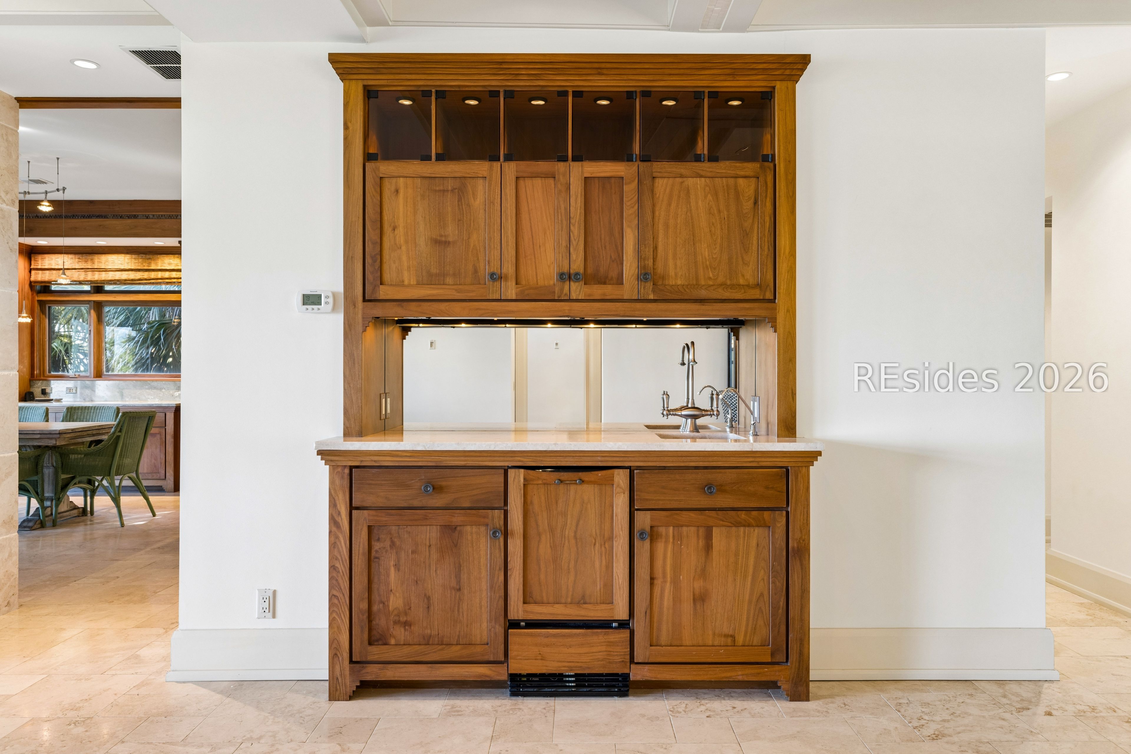 21 Red Cardinal Road Hilton Head Island, SC 29928 - Photo 12 of 54 Wet bar with ice machine in Great Room.
