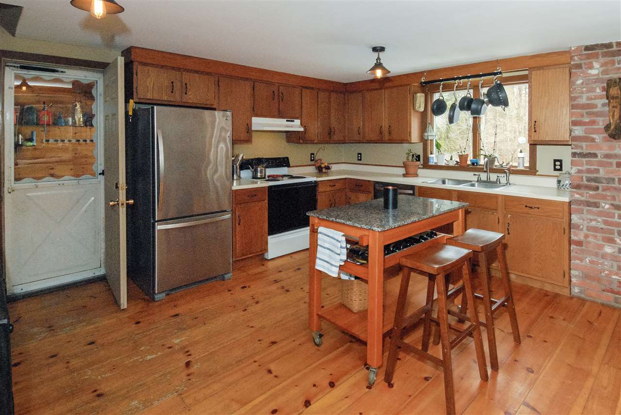 92 Mill Road North Hampton, NH 03862 - Photo 3 of 38