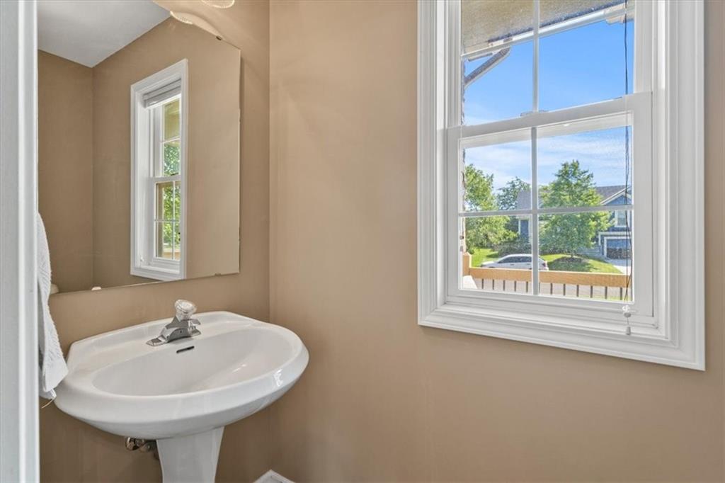 2312 Southwest Post Oak Court Lee's Summit, MO 64082 - Photo 13 of 32