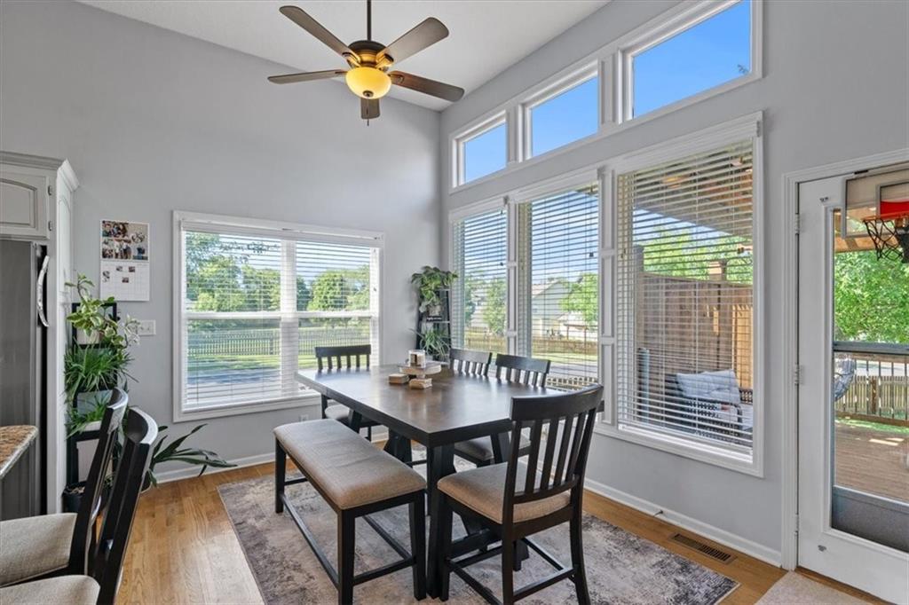 2312 Southwest Post Oak Court Lee's Summit, MO 64082 - Photo 7 of 32