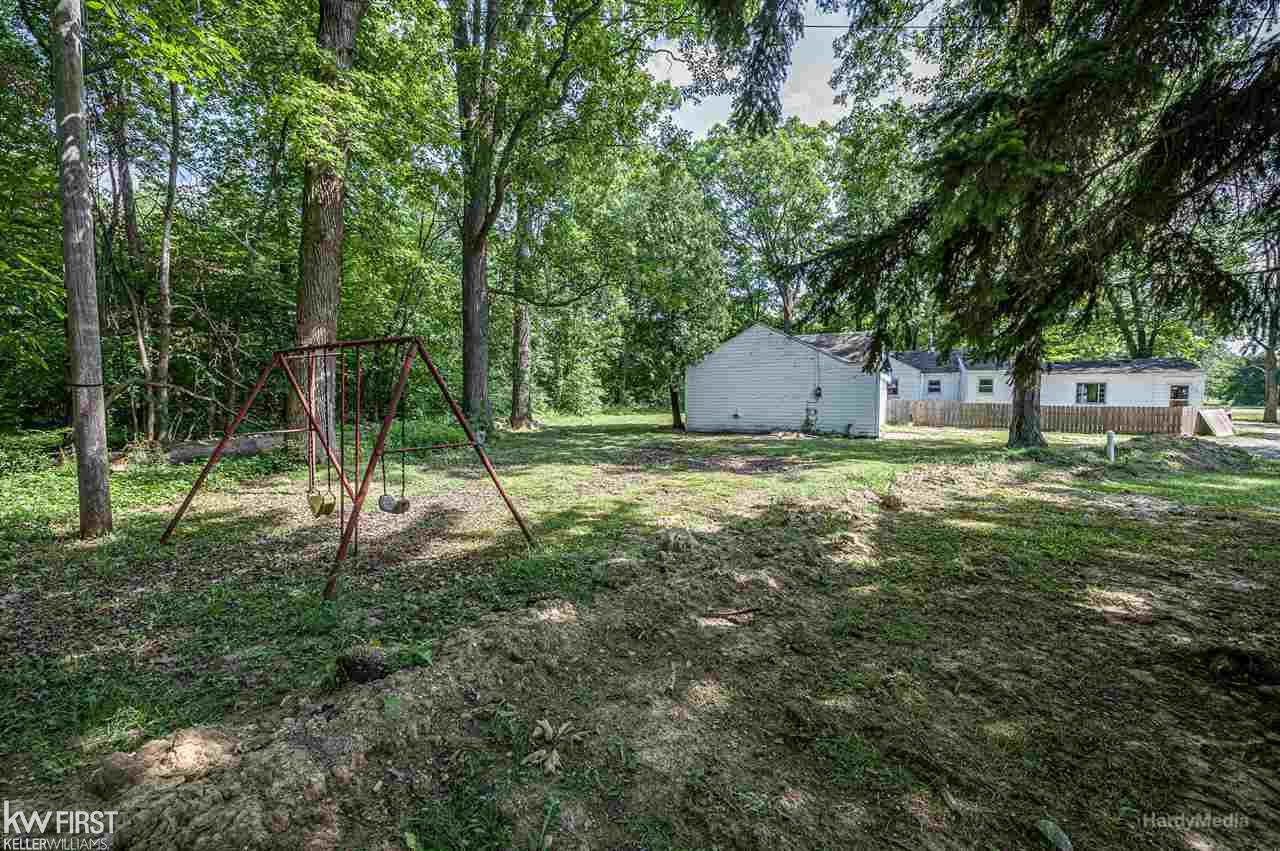 5366 Davison Road Lapeer, MI 48446 - Photo 9 of 36