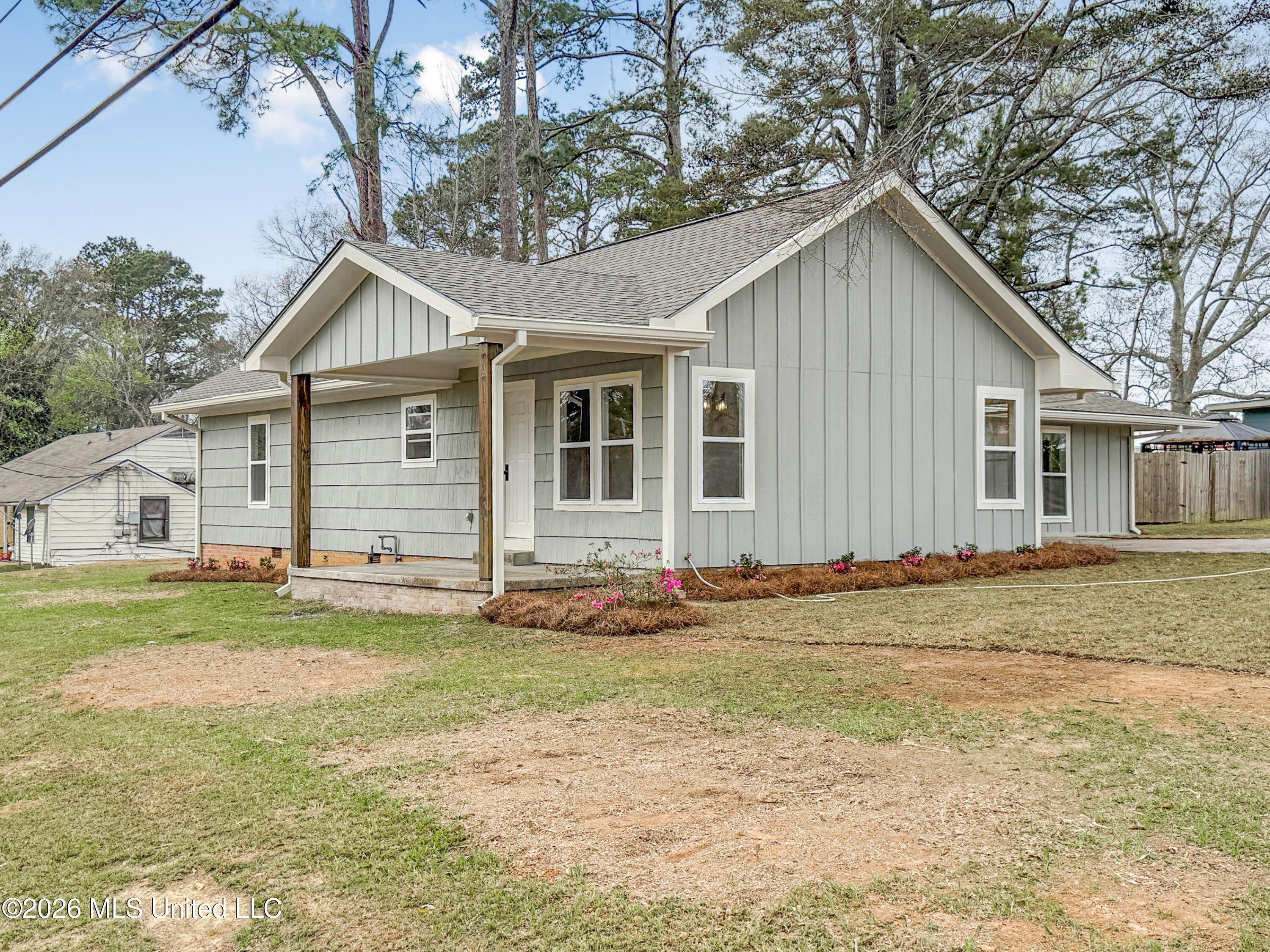 128 Sinclair Street McComb, MS 39648 - Photo 1 of 28 IMG_3039