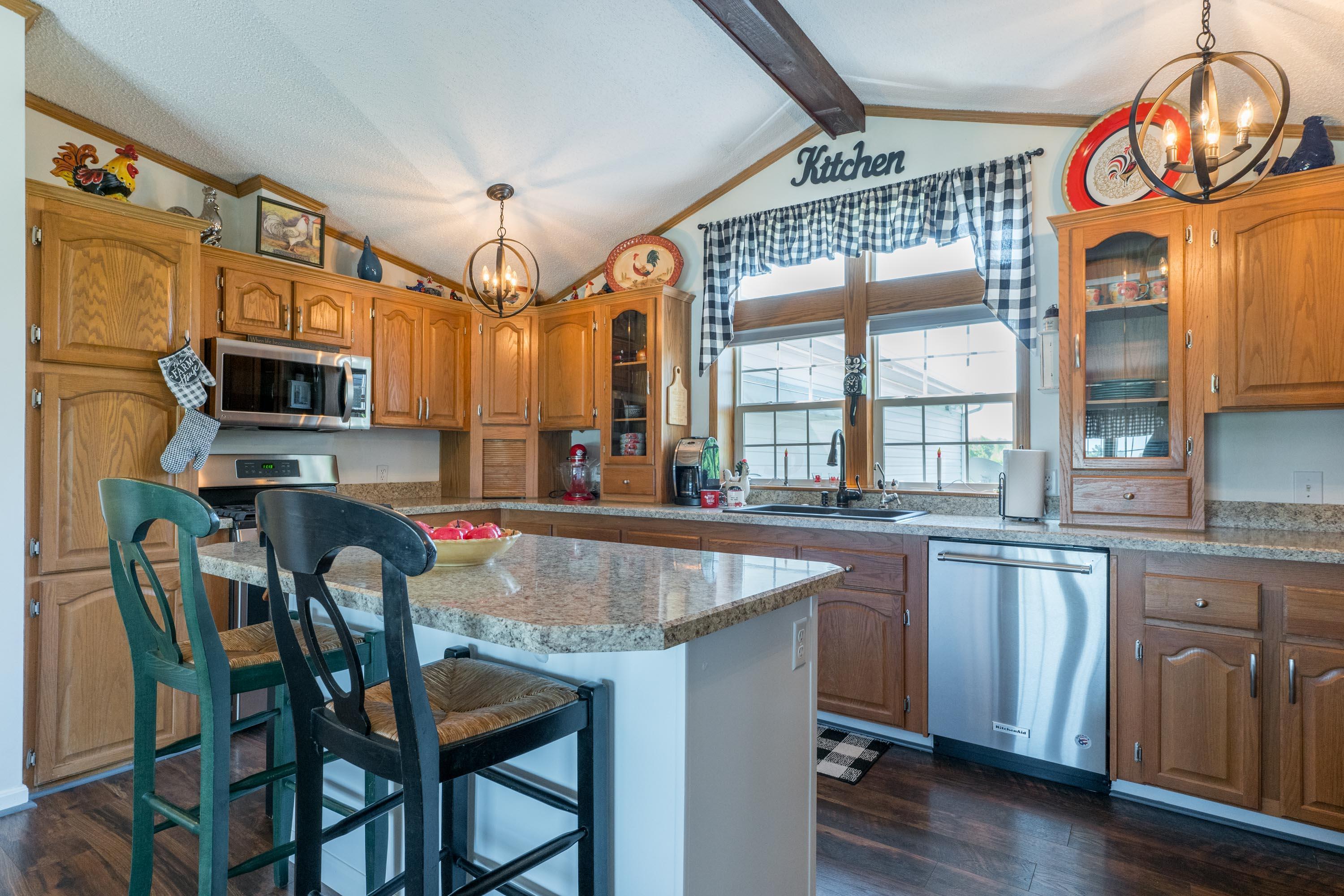 8080 Green Valley Road Mount Vernon, OH 43050 - Photo 15 of 66 Gallery Image 15