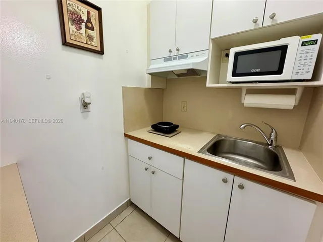 $1,300 | 1056 West 67th Street, Unit 2, Hialeah, FL 33012