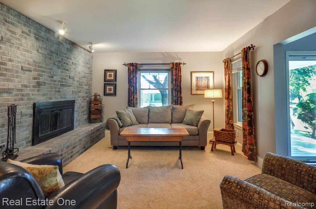 11498 Oak Grove Road Howell, MI 48855 - Photo 15 of 37 DSC_0058.jpg