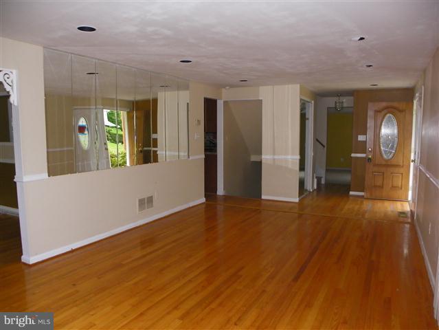 3618 Rusty Rock Road Randallstown, MD 21133 - Photo 5 of 27 Living Room