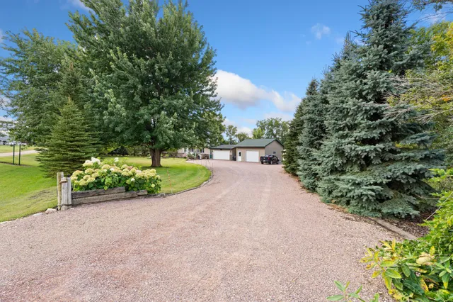 $365,000 | 1 Lime Lake Drive, Avoca, MN 56114