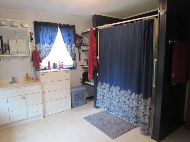 $365,000 | 1 Lime Lake Drive, Avoca, MN 56114