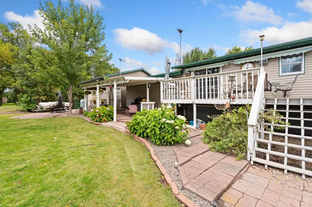 $365,000 | 1 Lime Lake Drive, Avoca, MN 56114