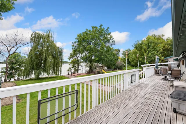 $365,000 | 1 Lime Lake Drive, Avoca, MN 56114