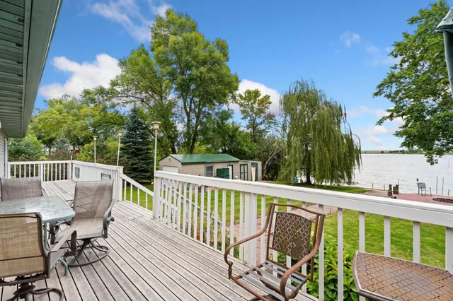 $365,000 | 1 Lime Lake Drive, Avoca, MN 56114