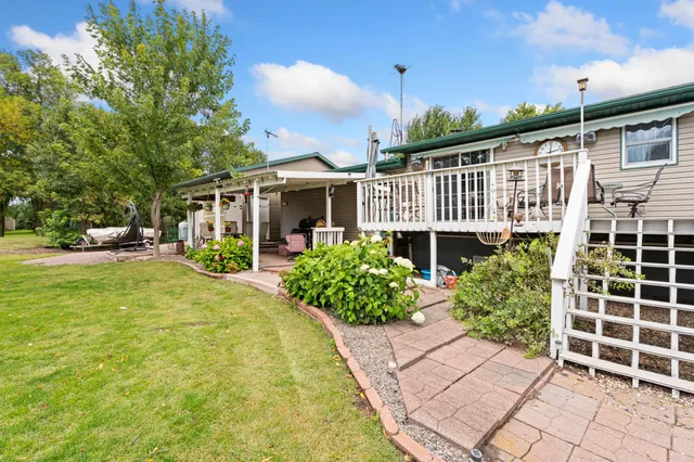 $365,000 | 1 Lime Lake Drive, Avoca, MN 56114