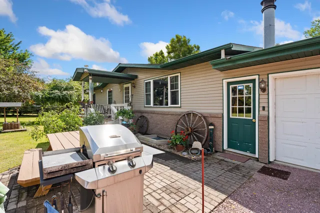 $365,000 | 1 Lime Lake Drive, Avoca, MN 56114