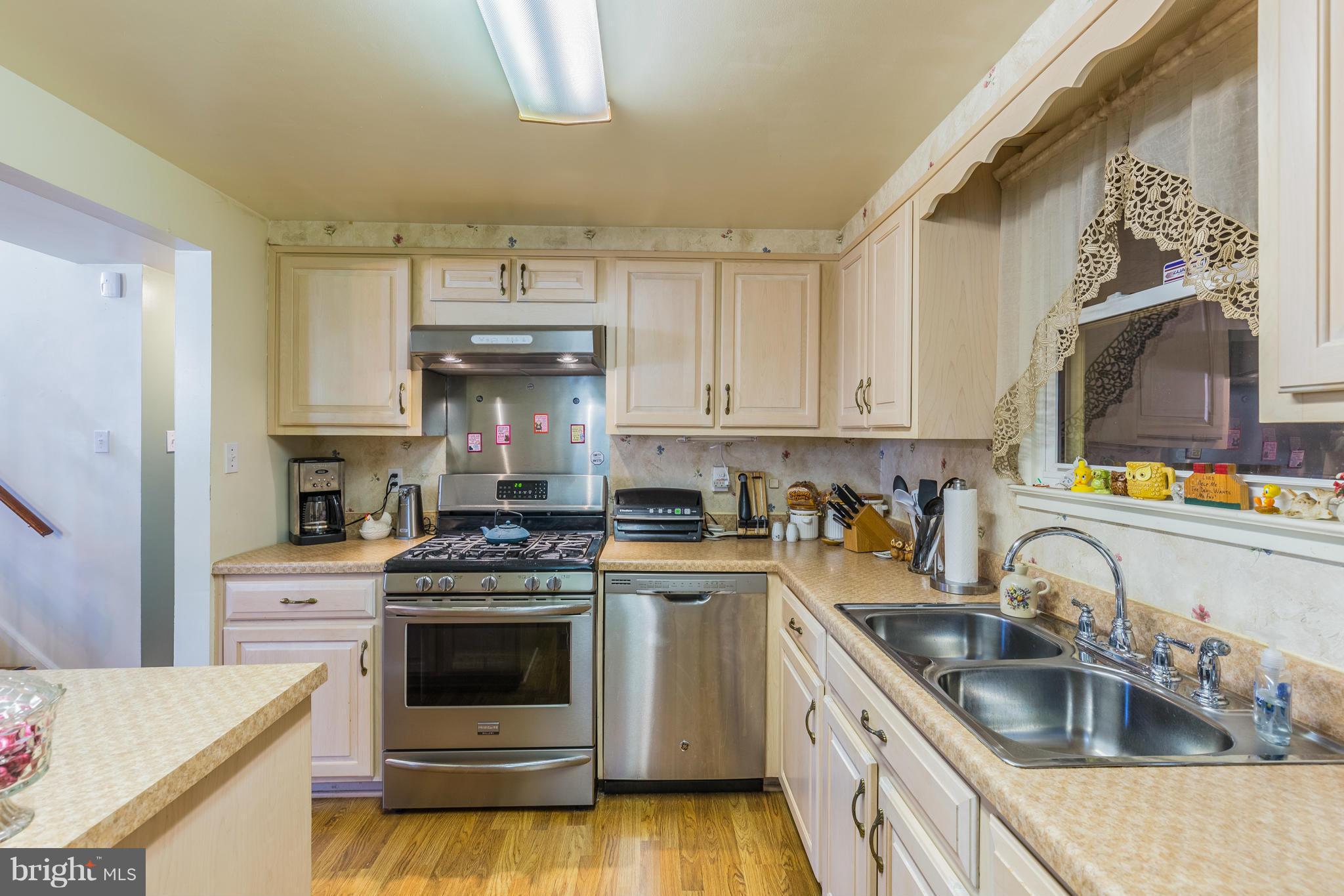 4302 Granby Road Woodbridge, VA 22193 - Photo 18 of 21 Kitchen