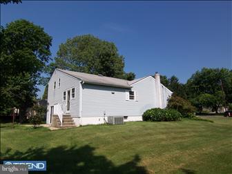 12 Brandon Road West Pennington, NJ 08534 - Photo 4 of 6 Exterior Side