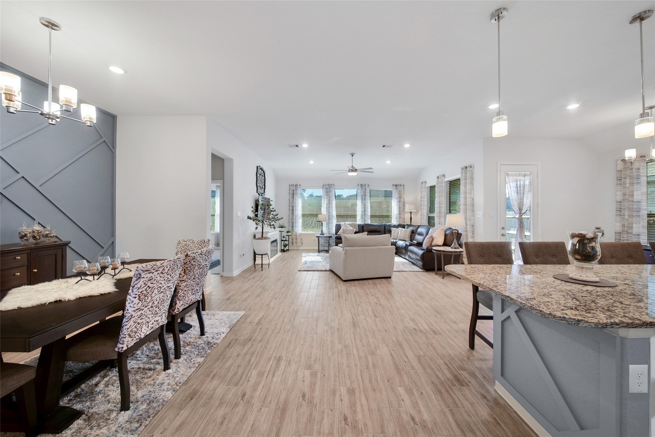 3422 Warwick River Trail Houston, TX 77365 - Photo 46 of 46 a living room with furniture and kitchen view