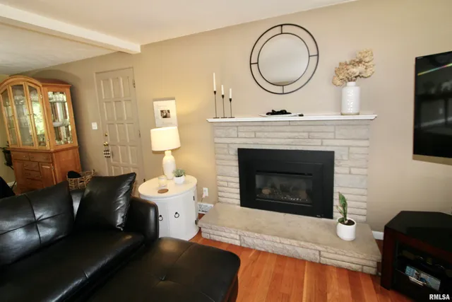 $259,950 | 300 Oakwood Circle, Washington, IL 61571