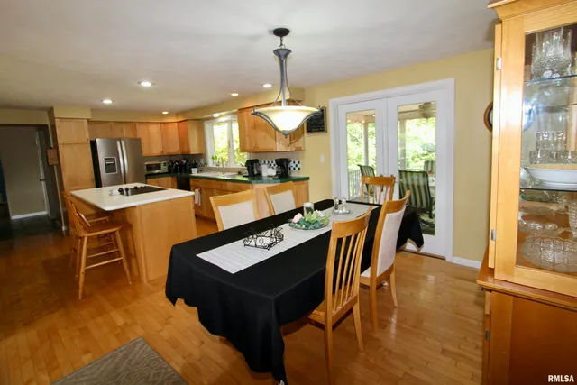 $259,950 | 300 Oakwood Circle, Washington, IL 61571