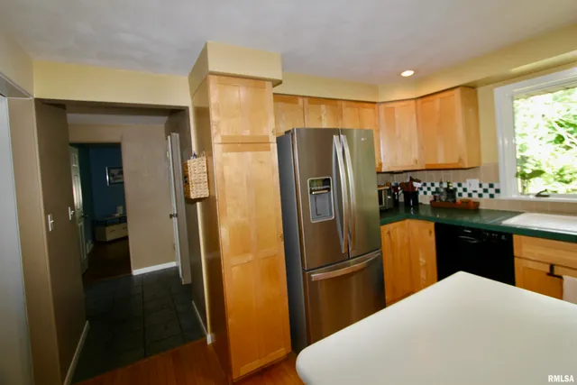 $259,950 | 300 Oakwood Circle, Washington, IL 61571