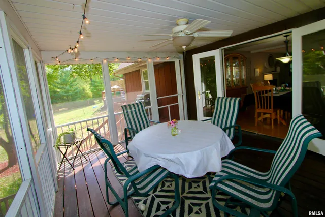 $259,950 | 300 Oakwood Circle, Washington, IL 61571