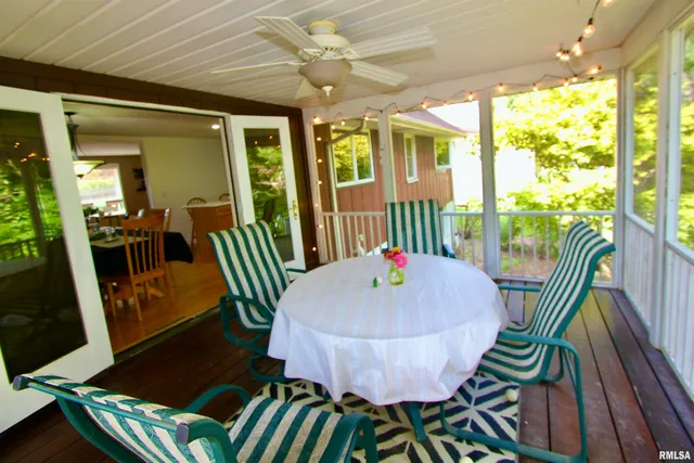 $259,950 | 300 Oakwood Circle, Washington, IL 61571