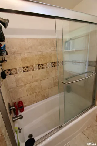 $259,950 | 300 Oakwood Circle, Washington, IL 61571