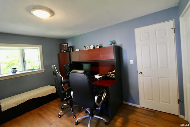 $259,950 | 300 Oakwood Circle, Washington, IL 61571