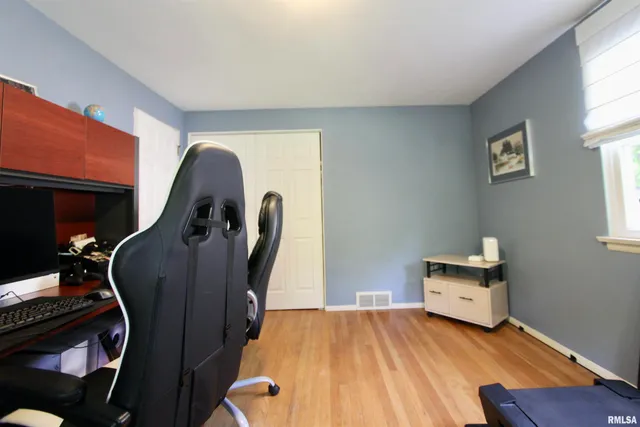 $259,950 | 300 Oakwood Circle, Washington, IL 61571