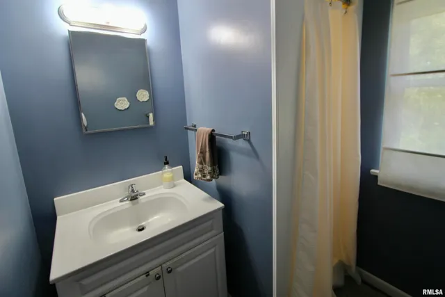 $259,950 | 300 Oakwood Circle, Washington, IL 61571