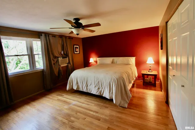 $259,950 | 300 Oakwood Circle, Washington, IL 61571