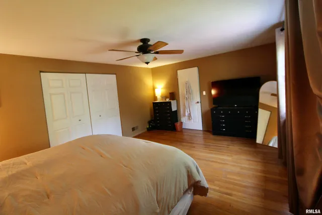 $259,950 | 300 Oakwood Circle, Washington, IL 61571