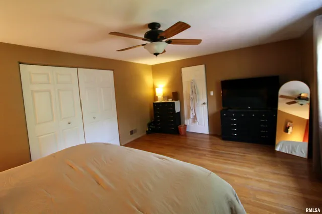 $259,950 | 300 Oakwood Circle, Washington, IL 61571