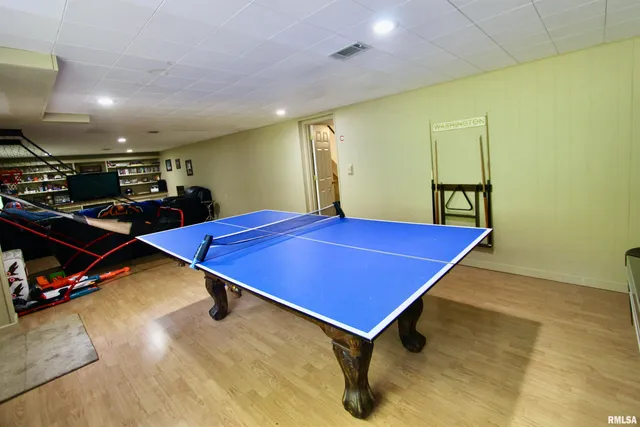 $259,950 | 300 Oakwood Circle, Washington, IL 61571