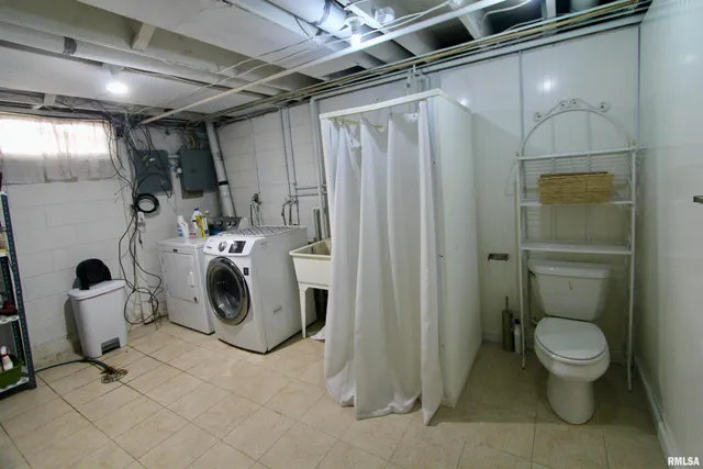 $259,950 | 300 Oakwood Circle, Washington, IL 61571