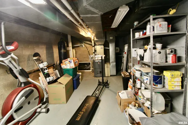 $259,950 | 300 Oakwood Circle, Washington, IL 61571