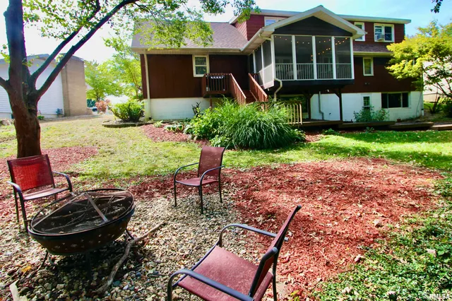 $259,950 | 300 Oakwood Circle, Washington, IL 61571