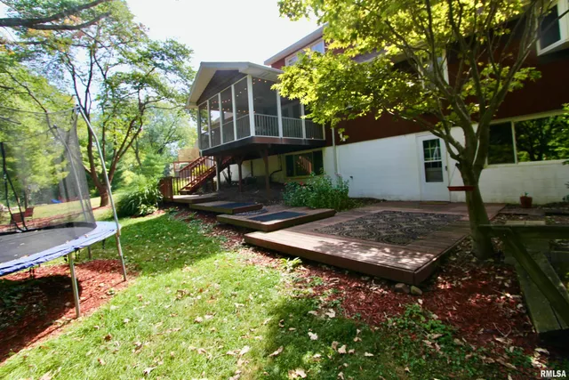 $259,950 | 300 Oakwood Circle, Washington, IL 61571